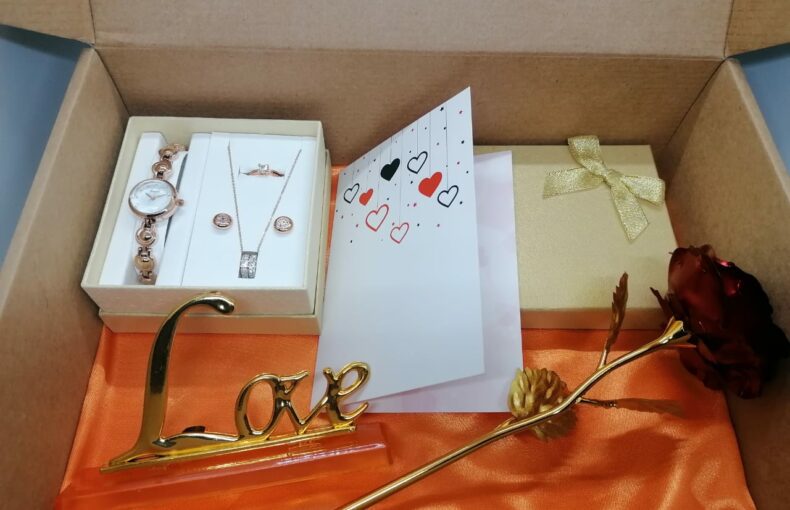 Gift Hamper with Jewellery set and Artificial Rose