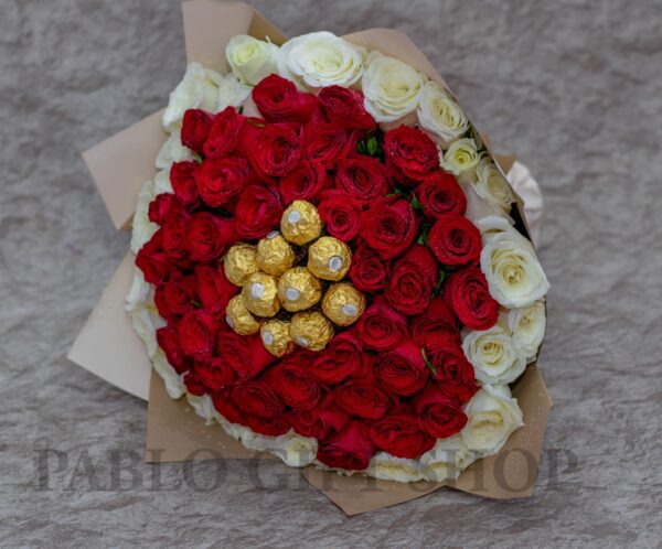 Cuddly Rose Flowers & Ferrero Chocolates Bouquet