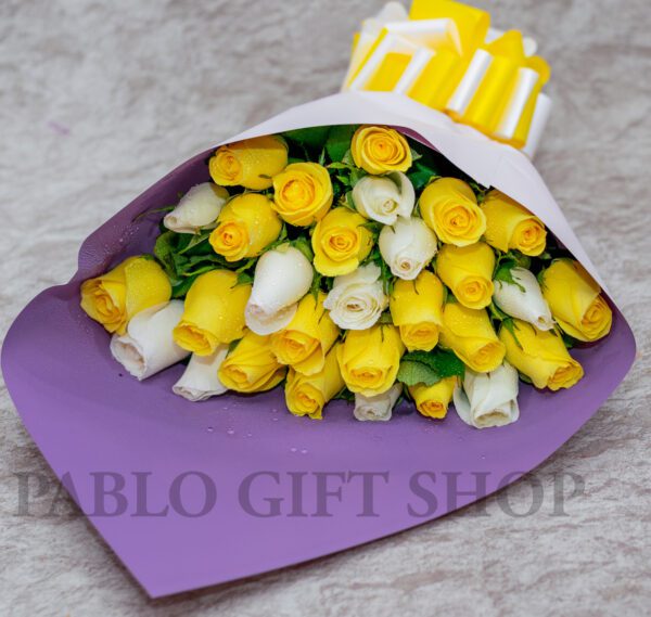 White and Yellow Rose Flowers Bouquet