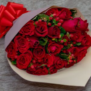 Astonishing Red Roses and Berry Flowers Bouquet
