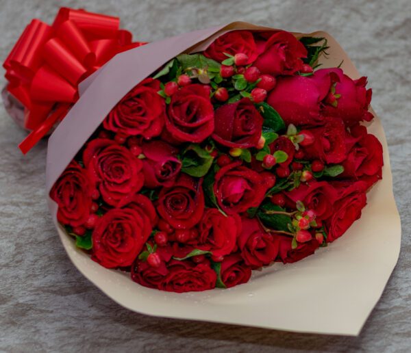 Astonishing Red Roses and Berry Flowers Bouquet