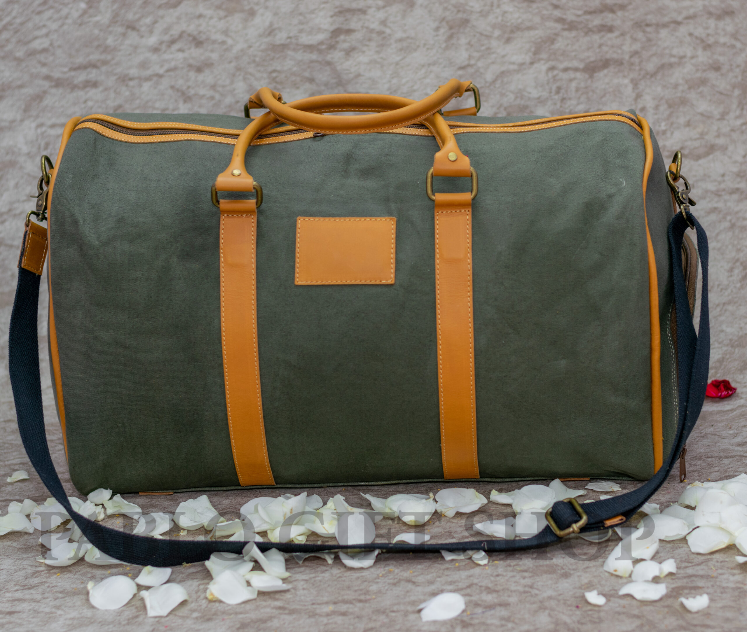 Fur Jaden Military Green Canvas 40L Duffle Travel Bag – Fur Jaden Lifestyle  Pvt Ltd