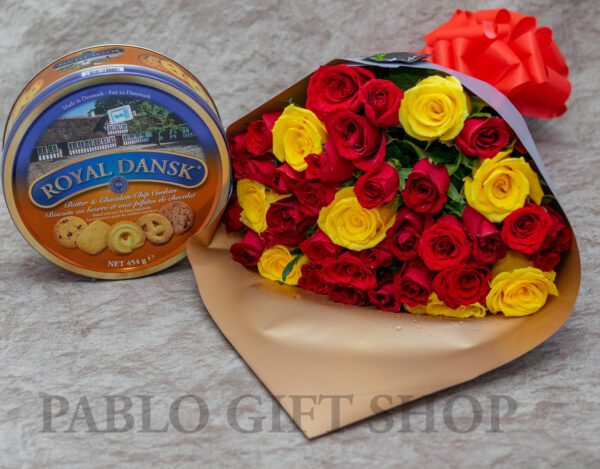 Roses Bouquet and Cookies